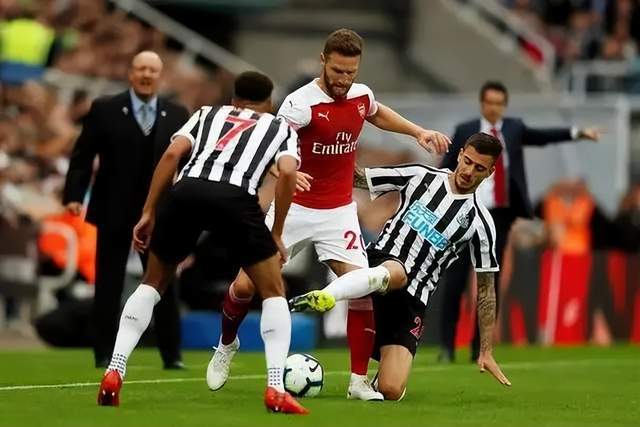 维金斯27分库里23分 勇士擒老鹰继续领跑西部